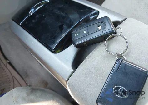 2006 Toyota Prius from USA, damaged, VIN JTDKB20U267500775